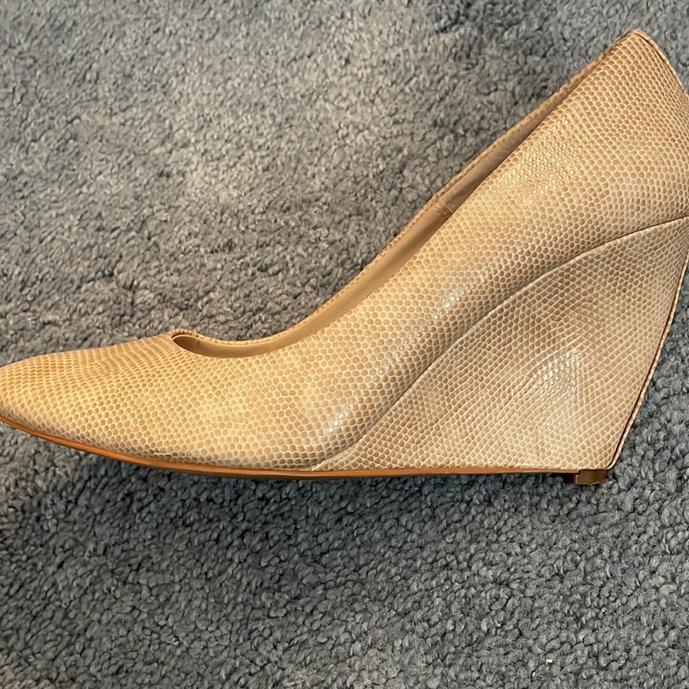 Women’s Express brand, beige color wedge dress shoes. Size 8. Worn a few times. - Picture 7 of 8